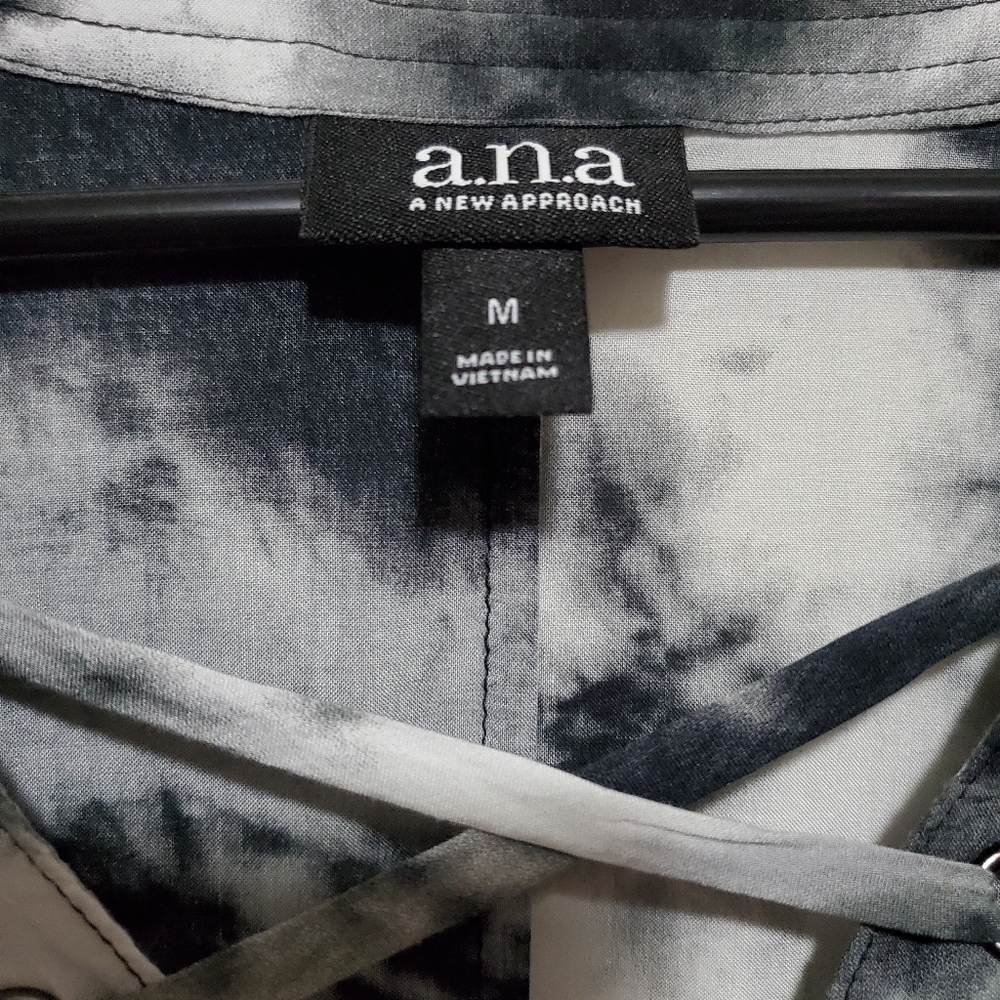 Lightweight blouse - Picture 2 of 2